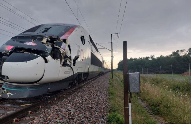 У Франції через буревій зупинили рух на залізниці, постраждали 80 тисяч пасажирів