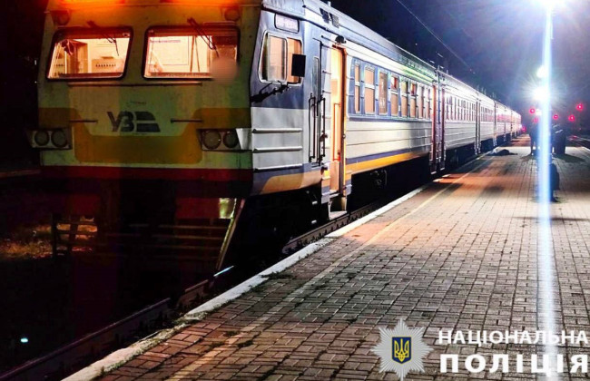 На Київщині під колесами потягу загинув чоловік