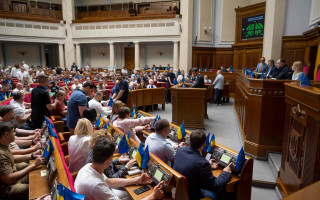 Володимир Зеленський підписав закон про право Кабміну призупинити виплати за зовнішніми боргами до 1 жовтня 2024 року