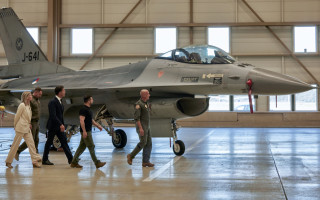 Украина получила первую партию истребителей F-16 от США – Bloomberg