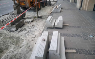 Во Львове устанавливают первые кассельские бордюры