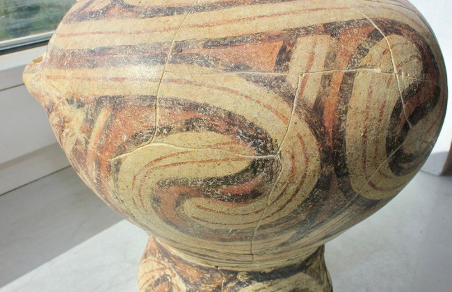 Из Украины в Швейцарию пытались вывезти трипольскую вазу возрастом 7 тысяч лет