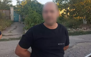 В Херсоне мужчина взорвал гранату в центре – есть погибший и раненые