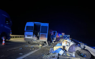 У Польщі мікроавтобус з українцями врізався у вантажівку, водій загинув