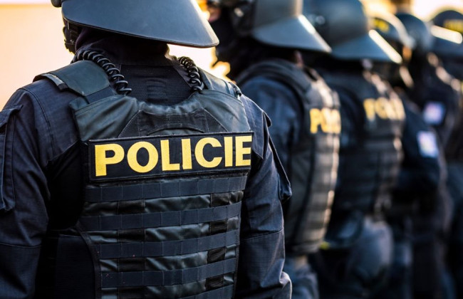 У Чехії затримали підлітка за підготовку теракту на ЛГБТ+ заході в Словаччині