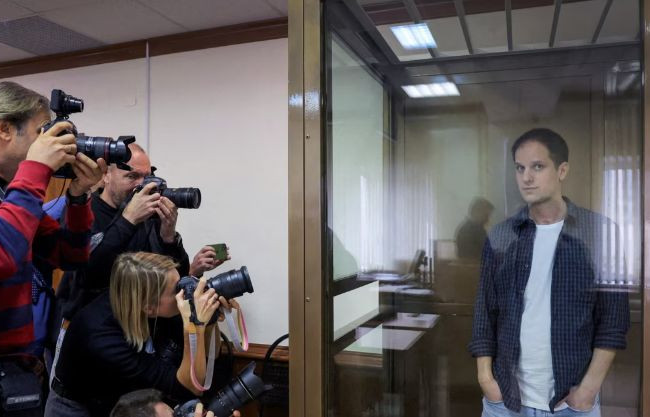 Журналіста WSJ Гершковича, якого засудили в рф до 16 років колонії, звільнили — ЗМІ