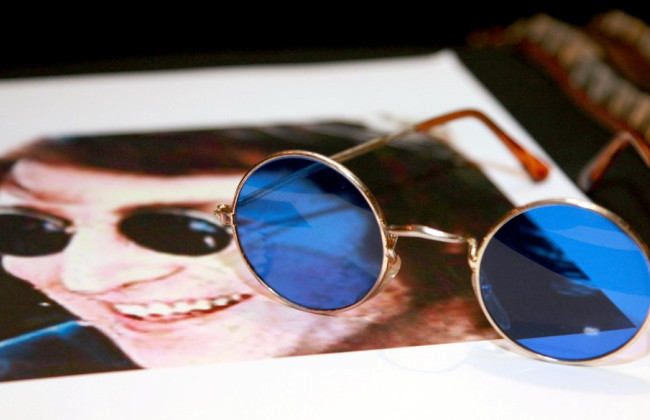 Окуляри засновника гурту The Beatles Джона Леннона  на аукціоні пішли з молотка за 50 тисяч доларів