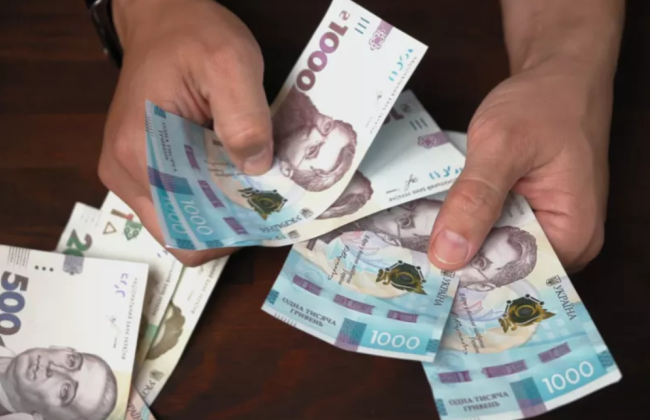 Работник получил травму из-за обстрела предприятия: может ли он получить страховую выплату