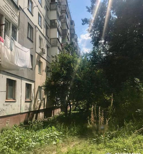 В Житомире 28-летний мужчина выпал из окна многоэтажки