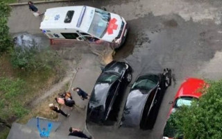 У Києві на Русанівці сталася бійка: є постраждалий, оновлено