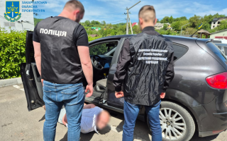 $8000 за возможность незаконно попасть в Румынию: на Закарпатье будут судить переправщика военнообязанных