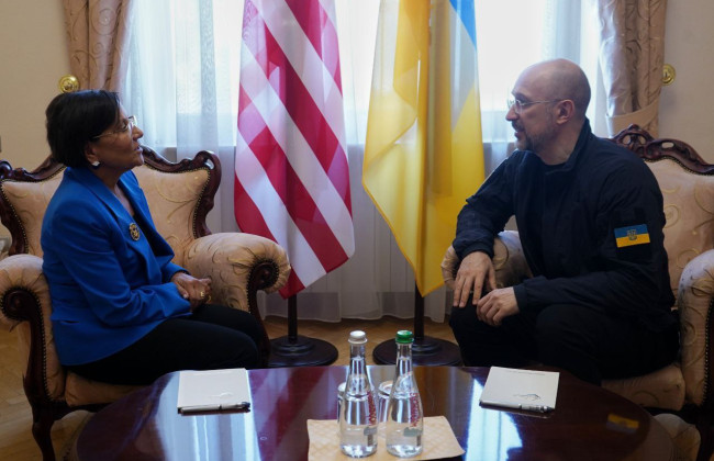 Украина получила первые $3,9 млрд из пакета помощи, который Байден подписал весной – деньги пойдут на зарплаты госслужащим, ГСЧС и учителям