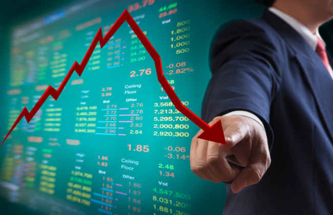 Обвал на фондових біржах світу: інвестори масово продають акції, а Трамп звинуватив у падінні ринків Байдена і Гарріс