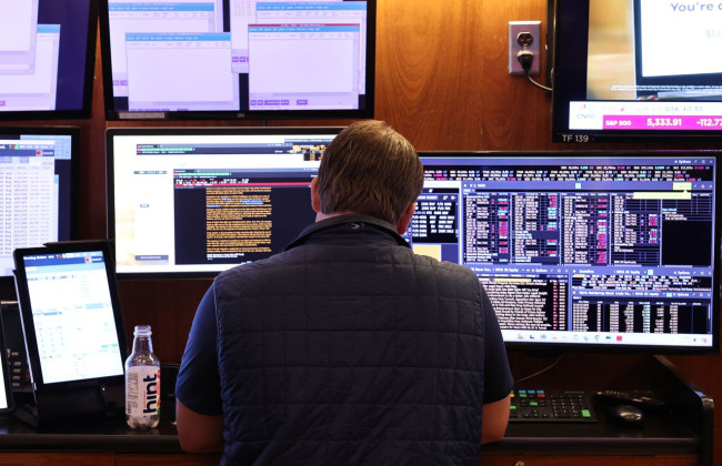 Почему весь фондовый рынок оказался в красной зоне – подробности