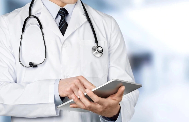 Руководители медучреждений теперь обязательно должны владеть украинским языком: Кабмин изменил требования