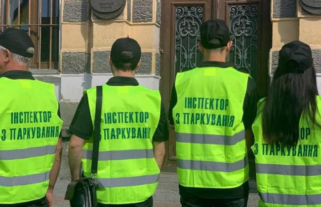 В Киеве в июле оштрафовали более 18 000 «героев парковки»