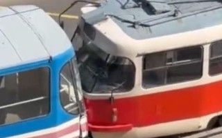 «Є питання до дій водія»: у Київпастрансі зробили заяву щодо зіткнення трамваїв