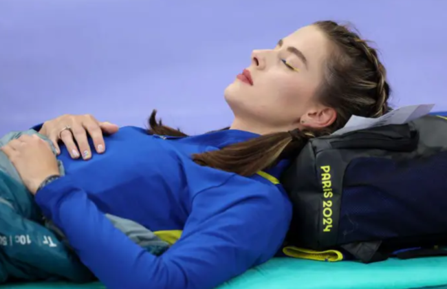 «Секрет сплячої красуні»: чому Ярослава Магучіх лежала у спальнику перед «золотом» Олімпіади-2024
