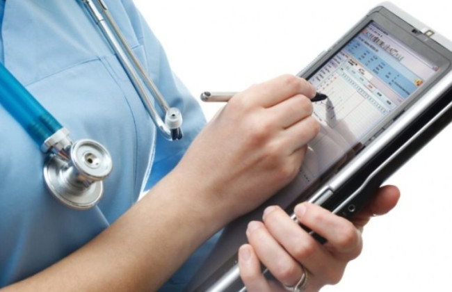 Хто має право приймати рішення щодо використання відомостей, які містяться в медичній картці особи: постанова ККС ВС