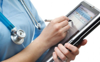 Кто имеет право принимать решения об использовании сведений, содержащихся в медицинской карточке лица: постановление КУС ВС