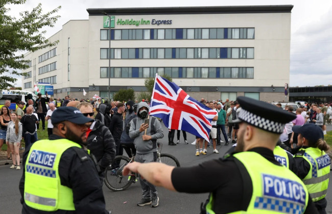 В Британии создадут «постоянную армию» полицейских для борьбы с беспорядками, — премьер Кир Стармер