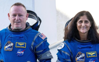 Американські астронавти вирушили в космос на декілька днів, а можуть лишитися на рік