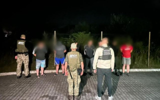 Сопротивлялись правоохранителям: на границе со Словакией задержали дерзких уклонистов