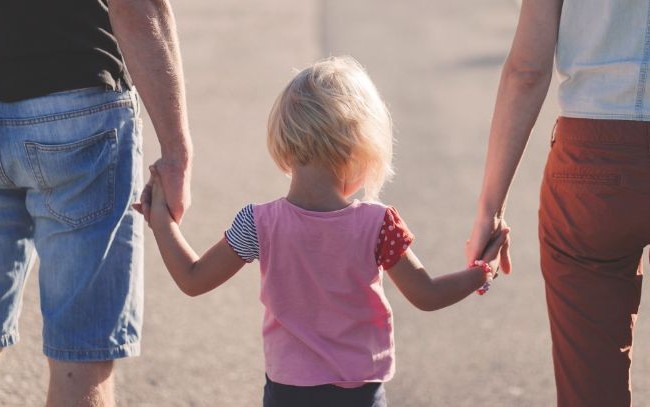 Выплаты при усыновлении ребенка – как оформить онлайн