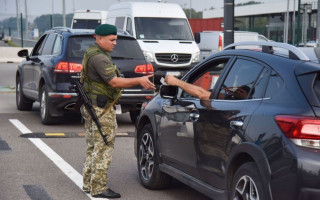 Кабмін вніс зміни до правил перетину кордону – будуть перевіряти дані подорожуючих з усіх реєстрів