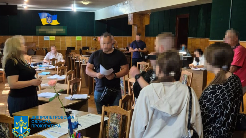 Взятки за зачисление на обучение для отсрочки от призыва: подозревают должностных лиц двух колледжей Днепра