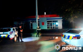 У Полтаві поліція вилучила пістолет, бейсбольну биту та газовий балончик в учасника нічної бійки