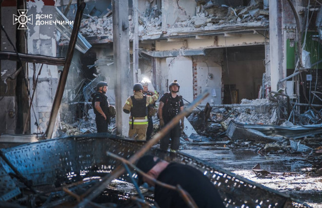 В Константиновке завершили разбор завалов торгового центра: из-за российской атаки погибли 14 человек