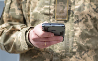Для военных запустят горячую линию для обращений в случае неправомерных действий командиров