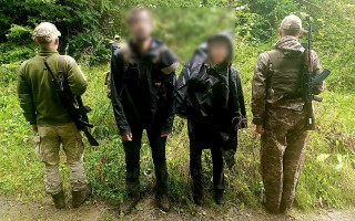 У горах ДПСУ виявила молодят із Чехії, які йшли від кордону в бік України