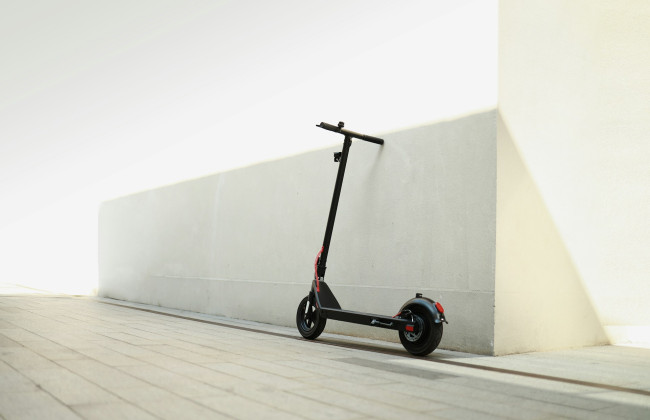 Водителей электросамокатов и моноколес предупредили о правилах на дороге – советы от полиции