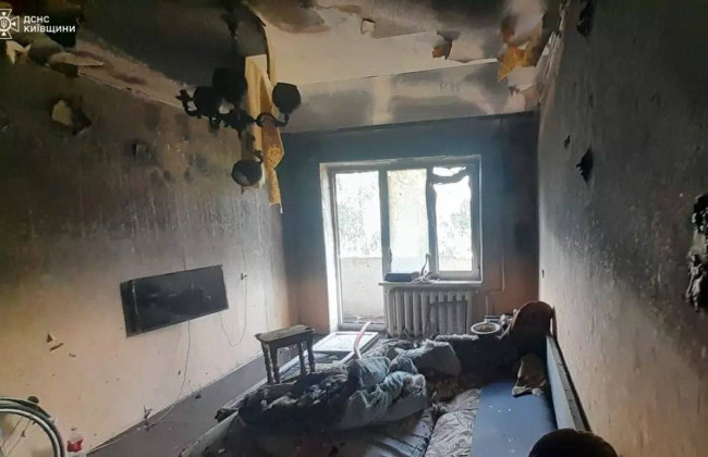 На Киевщине горела квартира в многоэтажке, эвакуированы более 20 жителей