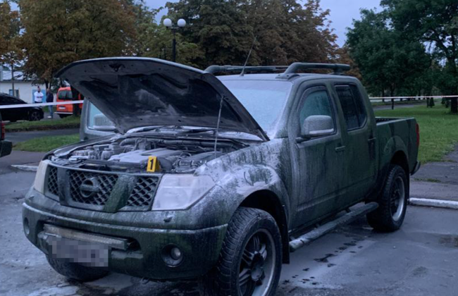 На Прикарпатье задержаны двое подростков, которые за деньги поджигали автомобили военных