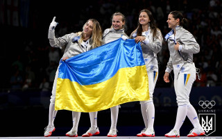 Ольга Харлан выставила на аукцион саблю, которой нанесла победный укол в Париже