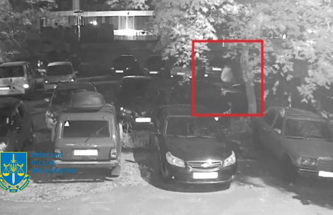 В Киеве 20-летний парень поджег автомобиль военного за 3 тысячи долларов, которые он так и не получил