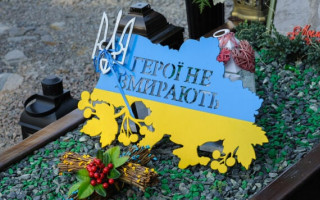 В Одесской области неизвестные обливались шампанским и слушали русскоязычные песни на мемориале погибшим защитникам