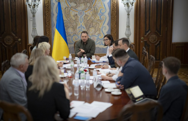 Андрей Ермак провел встречу с представителями общественных организаций