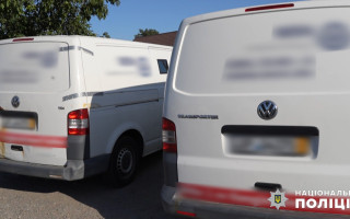 В Одеській області викрили військового на продажі автомобілів, завезеними як гуманітарна допомога