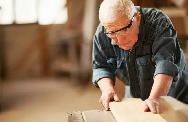 Держпраці пояснює, чи можливе звільнення працівників передпенсійного віку у зв’язку зі скороченням штату або чисельності працівників