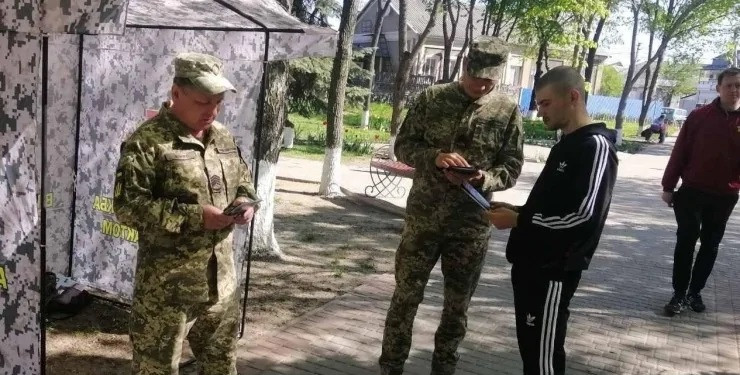 В большинстве жалоб на ТЦК не выявили нарушений прав украинцев, - Омбудсмен Лубинец