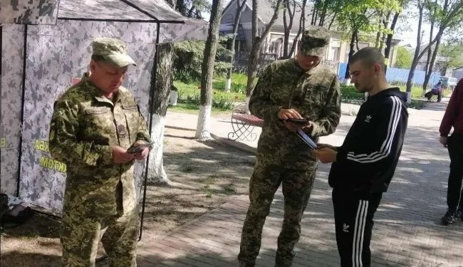 В большинстве жалоб на ТЦК не выявили нарушений прав украинцев, - Омбудсмен Лубинец