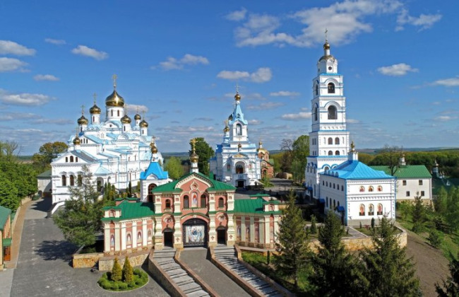 Суд вернул комплекс построек Свято-Духовского монастыря Свято-Успенской Почаевской Лавры в собственность государства
