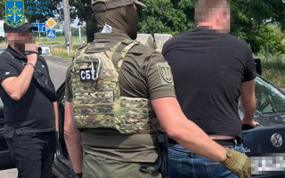За 1250 доларів обіцяли не проводити перевірку при розмитненні авто: на Черкащині засуджено посадовців митниці