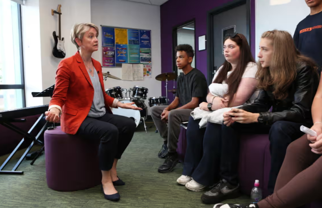 Великобритания активизирует силы для борьбы с экстремизмом и крайним мизогонством