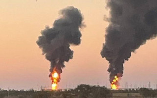 У Ростовській області через удар дронів горить нафтобаза – фото та відео