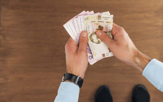Ряд пенсионеров получит дополнительную выплату в августе вместе с пенсией